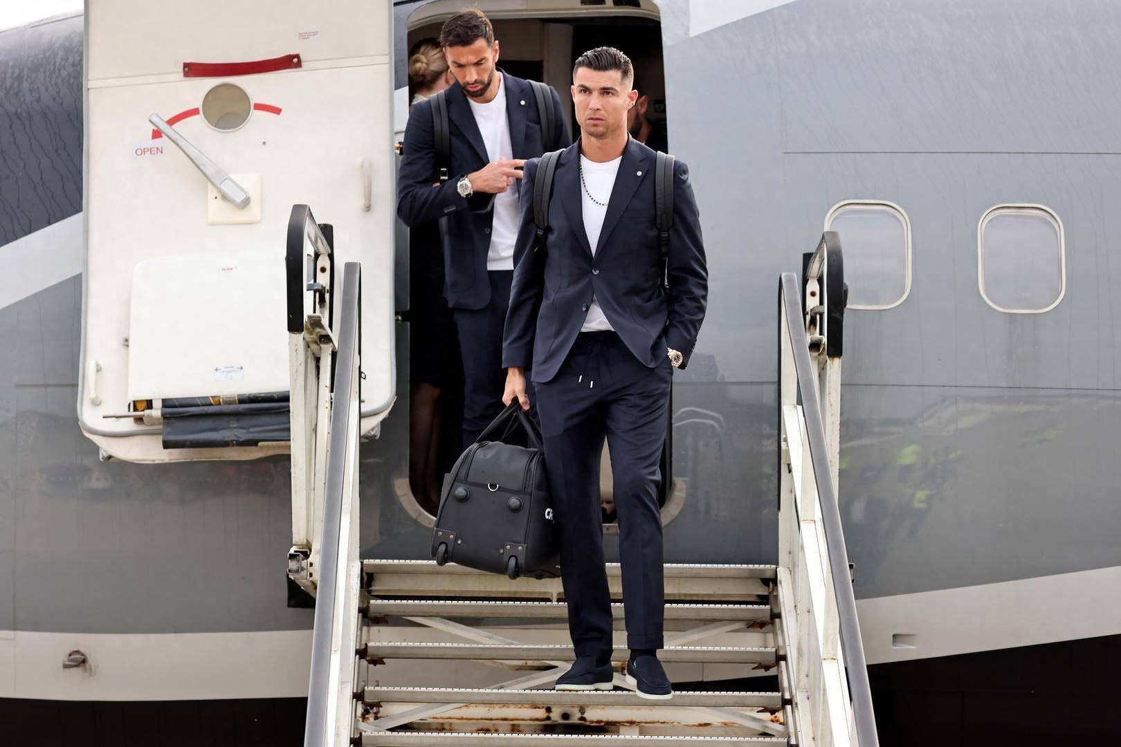 爱游戏移动平台-C罗官方宣布领先优势明显新规，德国队引发争议！